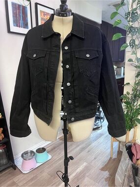 Women’s black denim jacket